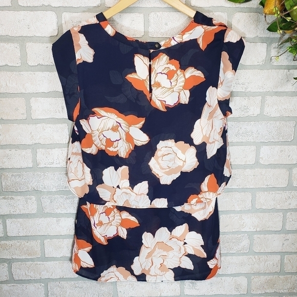 CABI Floral Tiered Short Sleeve Blouse Size S - Picture 2 of 13